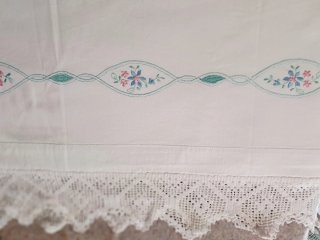 Lenzuolo matrimoniale ricamato