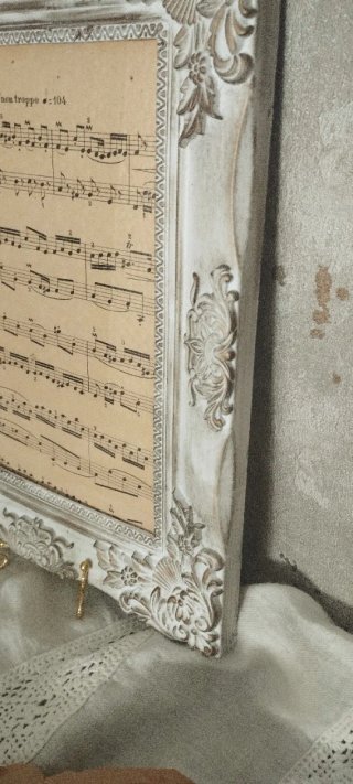 Marco Decorativo con Partitura