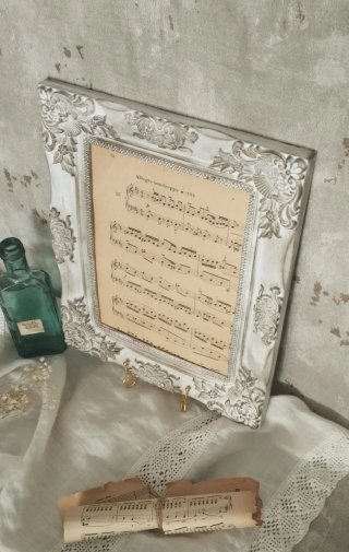 Marco Decorativo con Partitura