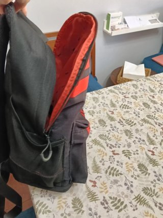Mochila Deadpool Negra y Roja