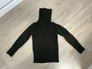 Jersey de punto cuello alto marrón
