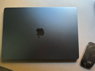 MacBook Air 2025 15” (M4) color Medianoche senza Ñ