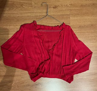Blusa roja con volantes