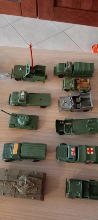 Soldatini e mezzi militari Atlantic vintage