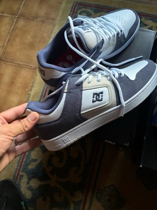 DC Shoes grises y blancas talla 43