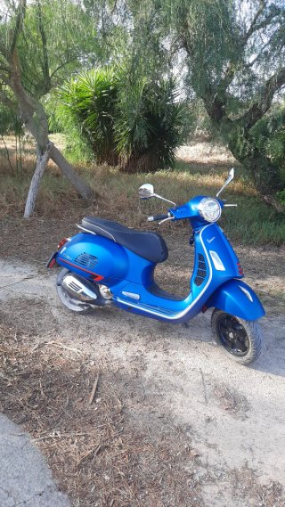 Vespa 300 GTS SUPER SPORT Azul