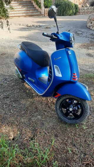 Vespa 300 GTS SUPER SPORT Azul