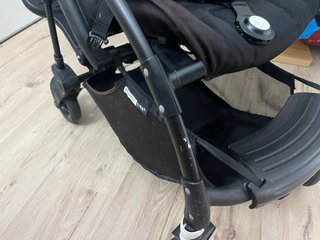 Bugaboo Bee 5 con capazo y patinete