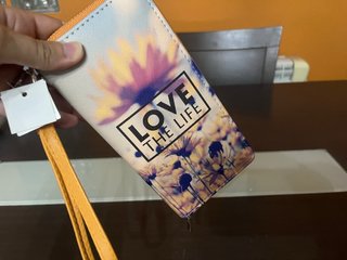 Cartera Ale-Hop Flores Love the Life