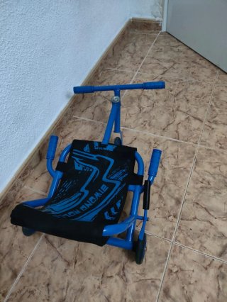 Patineta de 3 ruedas azul