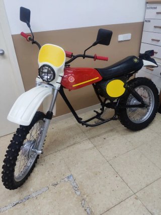Montesa Enduro 250 Roja y Blanca