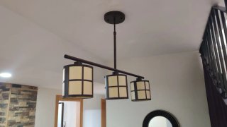 Lámpara y espejo decorativo