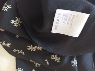 Falda estampada negra