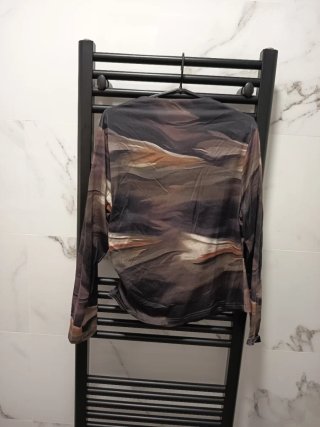 Camiseta Malla Estampada Manga Larga