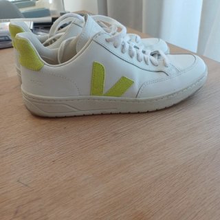 Zapatillas Veja V12 Blanco y Amarillo Talla 41