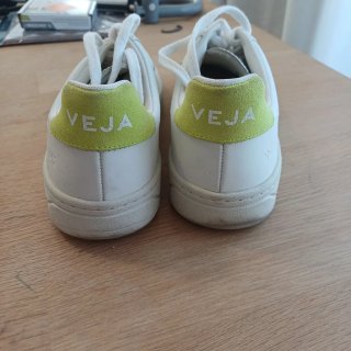 Zapatillas Veja V12 Blanco y Amarillo Talla 41