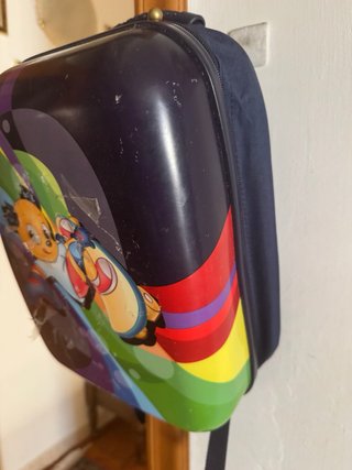 Zaino rigido colorato con personaggio