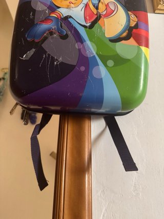 Zaino rigido colorato con personaggio