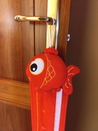 Medidor infantil de fieltro rojo