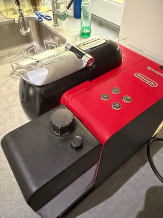 Cafetera DeLonghi Roja