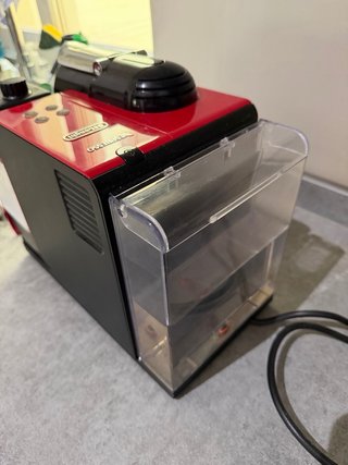 Cafetera DeLonghi Roja