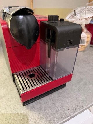 Cafetera DeLonghi Roja
