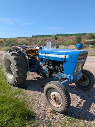 Tractor Ford 4000