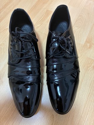 Zapatos de vestir negros charol usados un dia