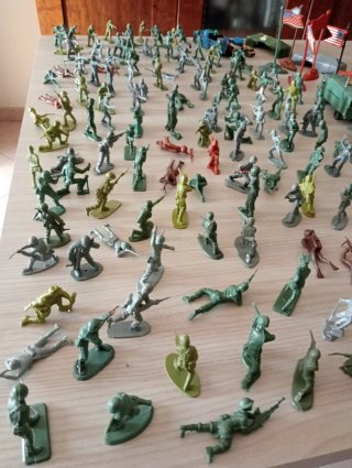 133 Soldatini e 31 Mezzi Militari