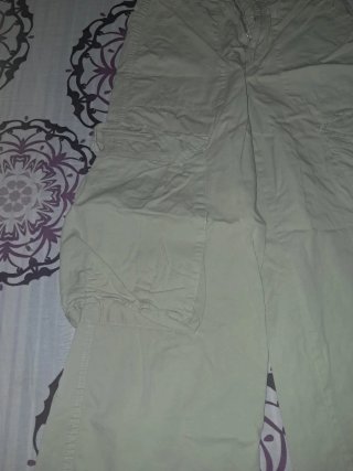 Pantalones cargo beige mujer