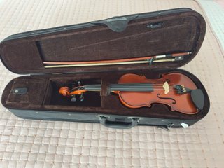 Violin 1/4 E Kreutzer Afinador y metrónomo AFM1