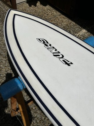 Tabla de surf Pukas The Wombi Fish by Eye Symmetry