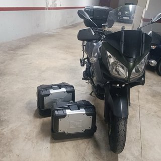 Suzuki V-Strom 1000 Adventure Negra y Verde