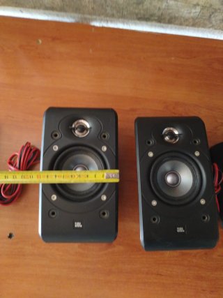 Altavoces JBL. 50W×2(100w) 4 Ohm