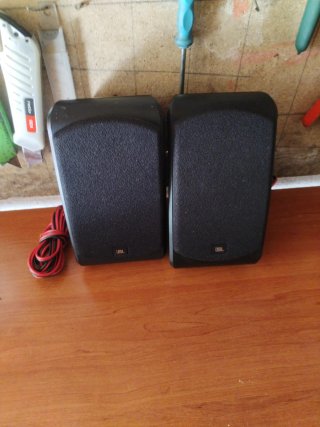 Altavoces JBL. 50W×2(100w) 4 Ohm