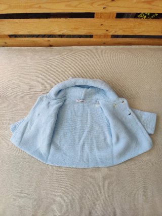 Abrigo bebé punto azul 9-12 meses