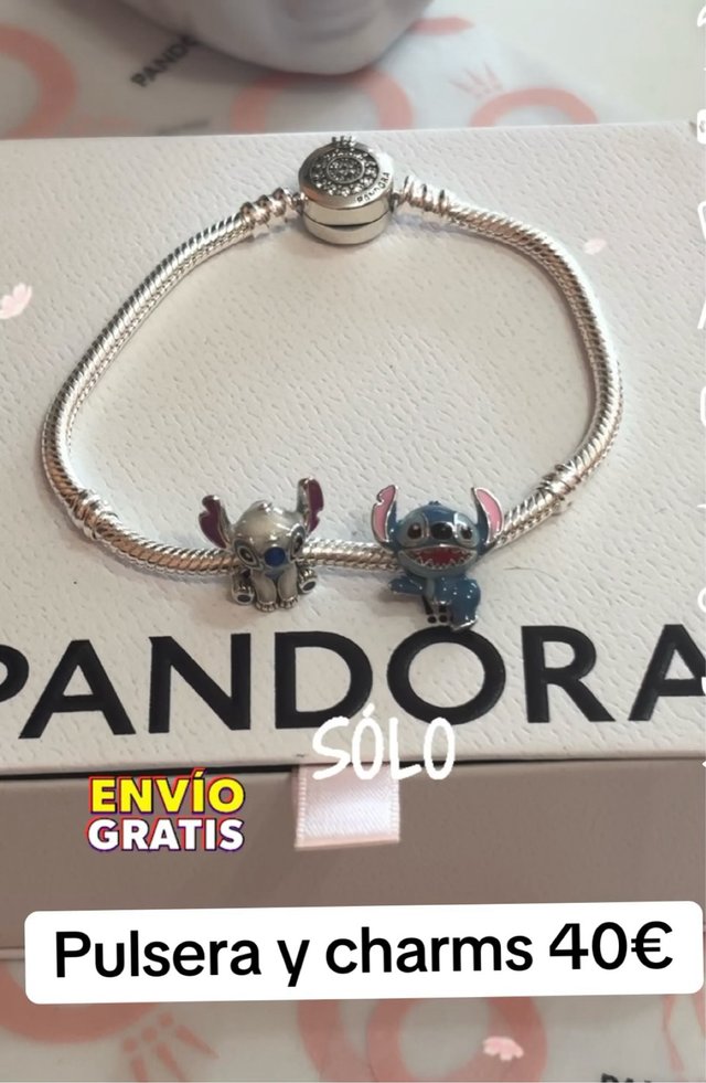 Pulsera Pandora con charms de Stitch