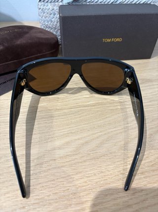 Gafas de sol Tom Ford negras y marrones