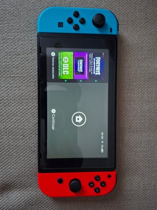 Nintendo Switch 128GB + 4 JoyCon + 2 Fundas + Caja