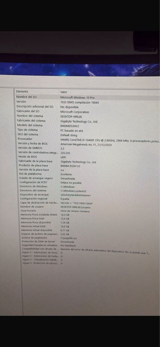 Computer da tavolo per gaming con luci LED