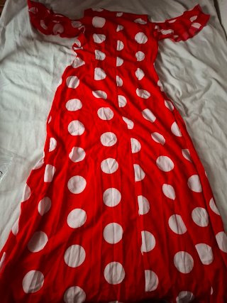 Vestido largo rojo lunares blancos