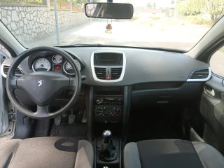 Peugeot 207 2010