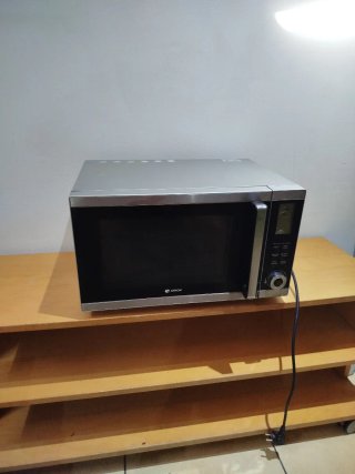 Microondas Artrom con Grill Modelo AG 925ENB