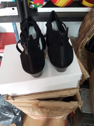 Botines negros talla 40