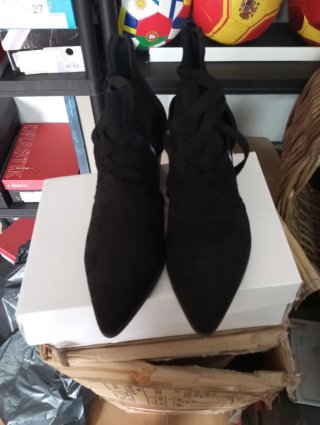 Botines negros talla 40