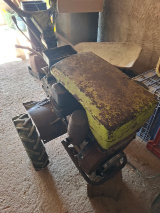 Máquina de labran diesel de 14 cv con accesorio
