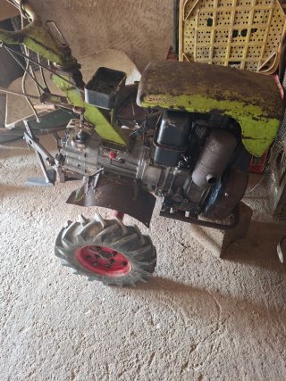 Máquina de labran diesel de 14 cv con accesorio