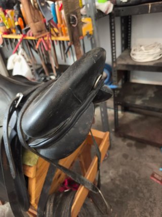 Montura Potrera Cuero Negra
