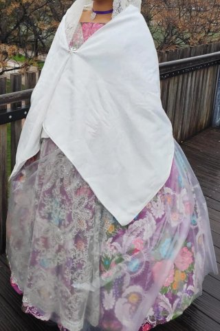 Capa fallera marfil con bordado floral 180/64