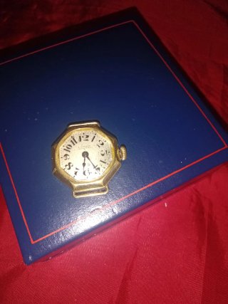 Lote Joyas Oro Bajo: Reloj Union y Anillo